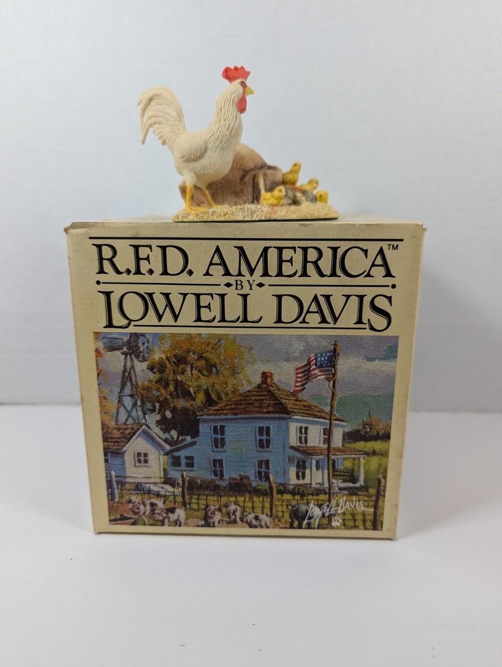 "Chow Time" Figurine by Lowell Davis - #221003 Schmid VTG IOB